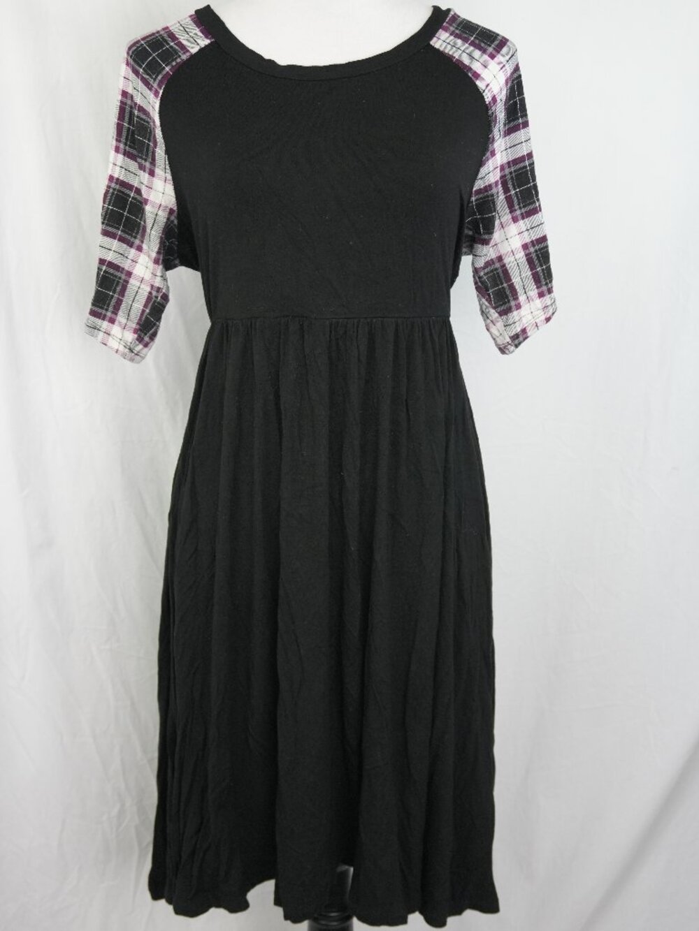 Torrid Midi Tshirt Dress Size 0 Plaid Black Purple White Short Sleeve Casual